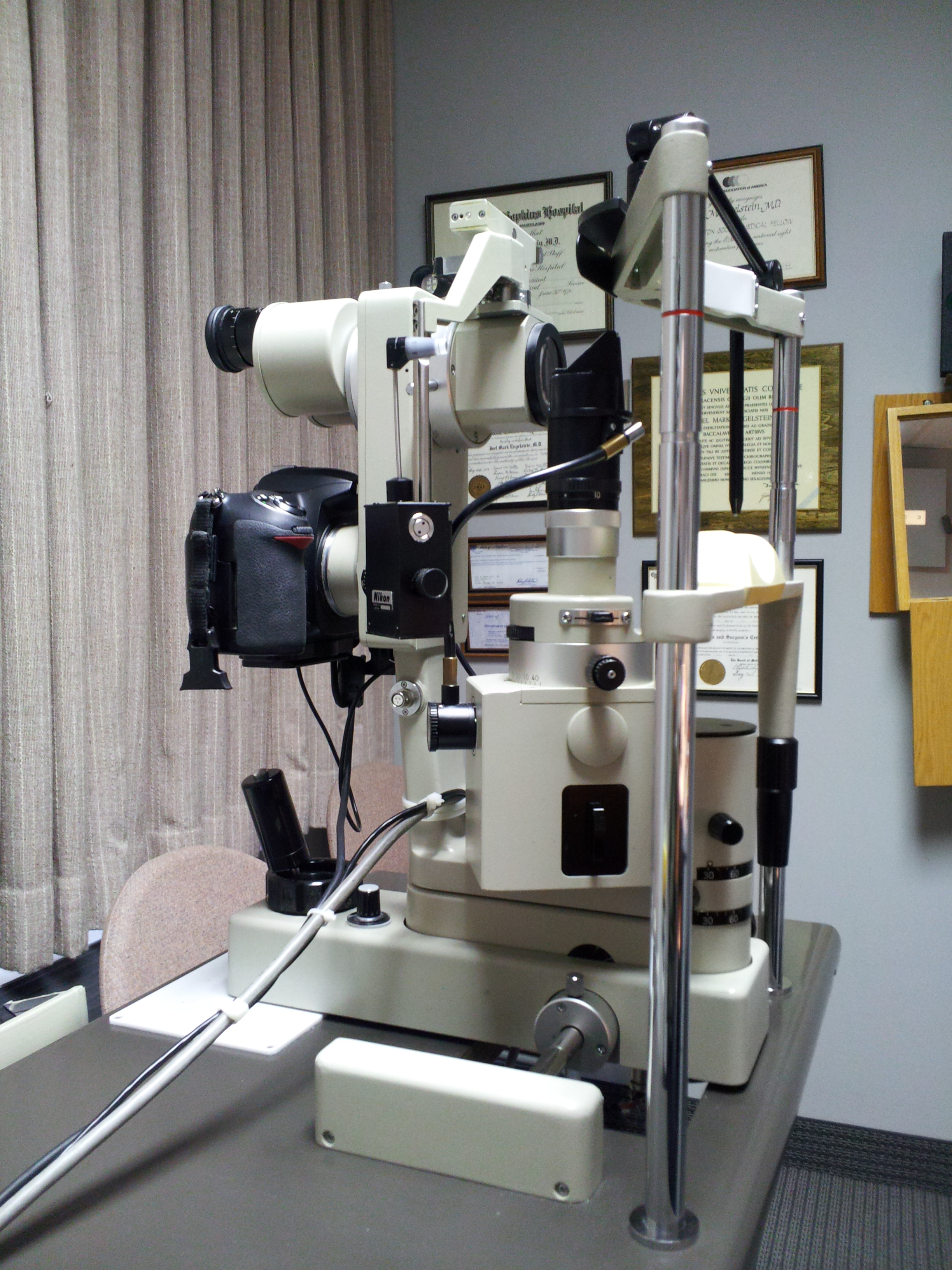 Ophthalmology equipment — slit lamp and autorefractor
